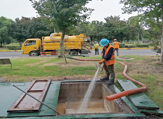 玉泉街道化油池清理